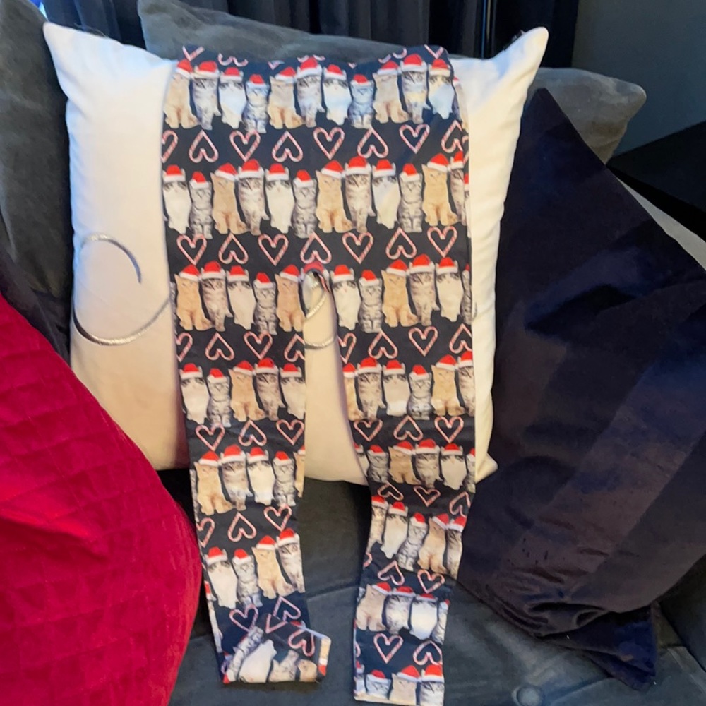 holiday leggings. Girls size S. (7-10) worn 2 or 3 times.